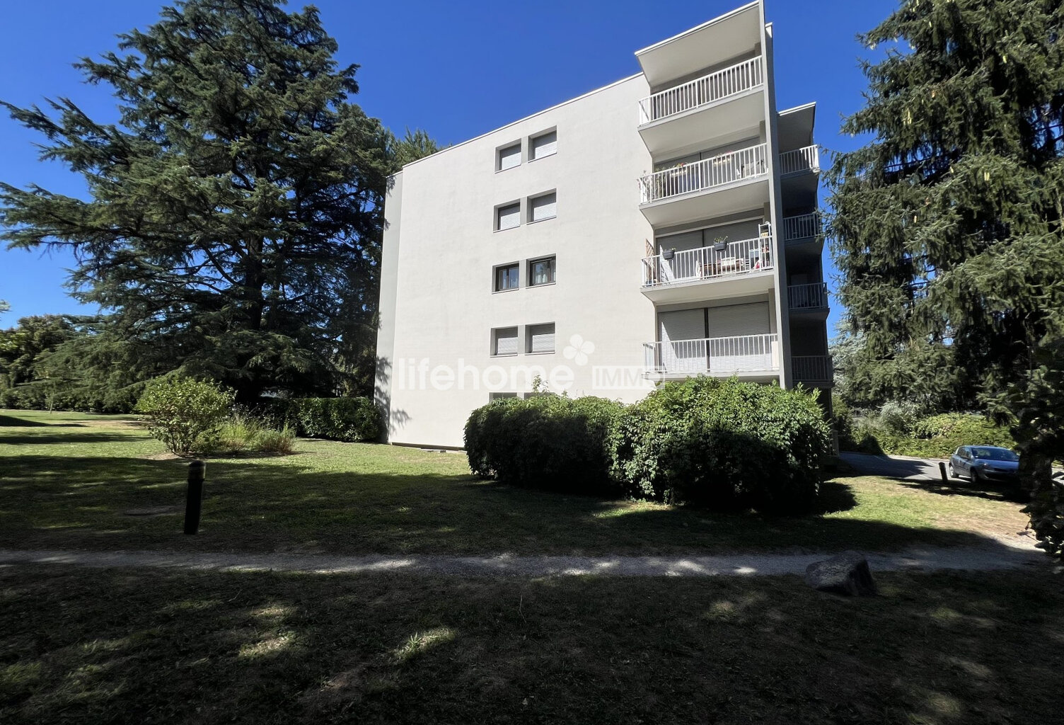 T4 lumineux avec balcons et vues sur les massifs à Eybens — photo 1