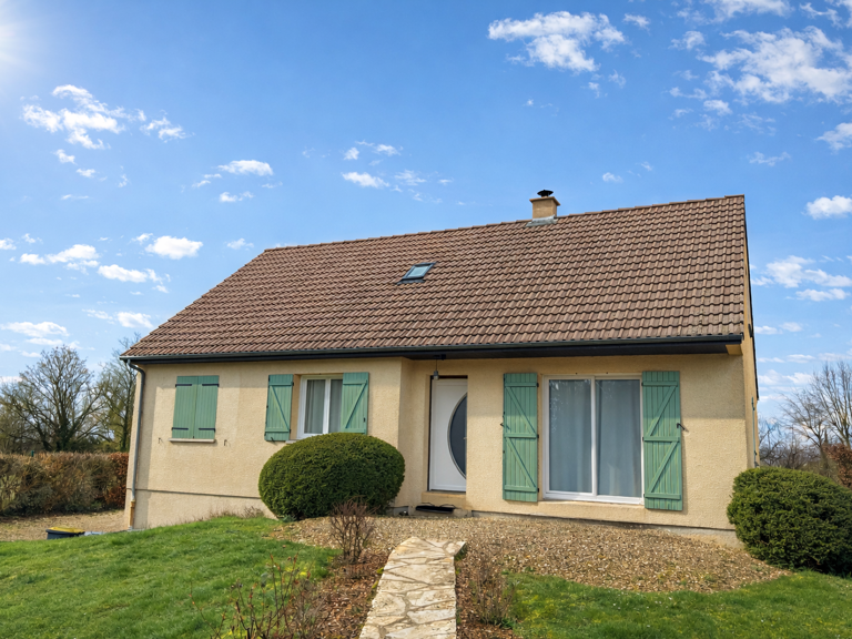 LAIGNES ( 21)  Pavillon contemporain de 1984 (130m2) avec so — photo 1