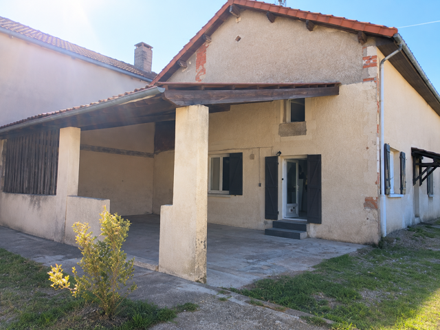 Maison 4 chambres proche commodités   Roumazières-Loubert — photo du bien