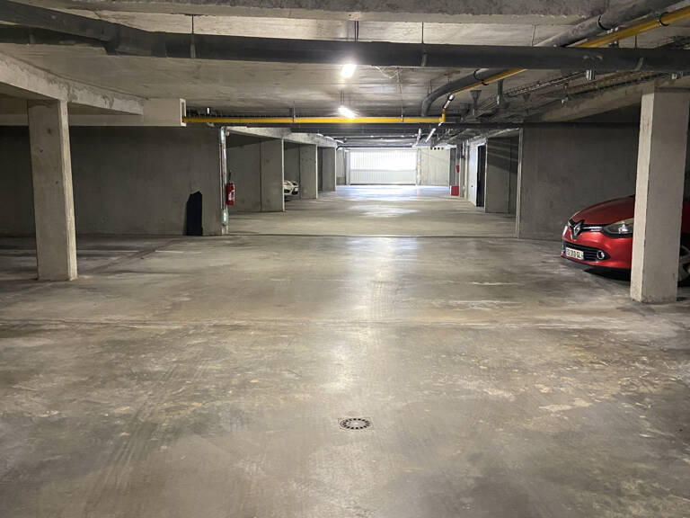 PLACE DE PARKING EN SOUS- SOL BOUGUENAIS — photo 1