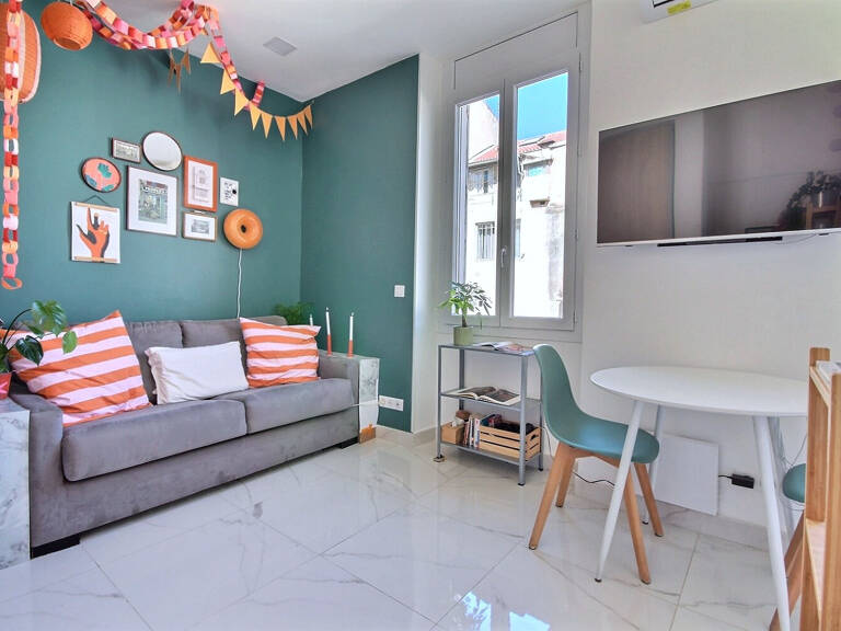 Castellane   Studio rénové vendu loué — photo 1