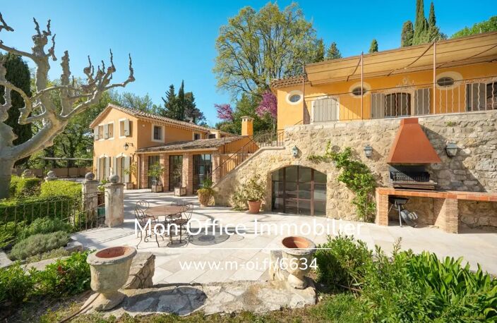 Référence : 6634-NGU. - Propriété 8 pièces - 325m2 - Piscine chauffée et vue dégagée à deux pas du centre ville historique — photo 2