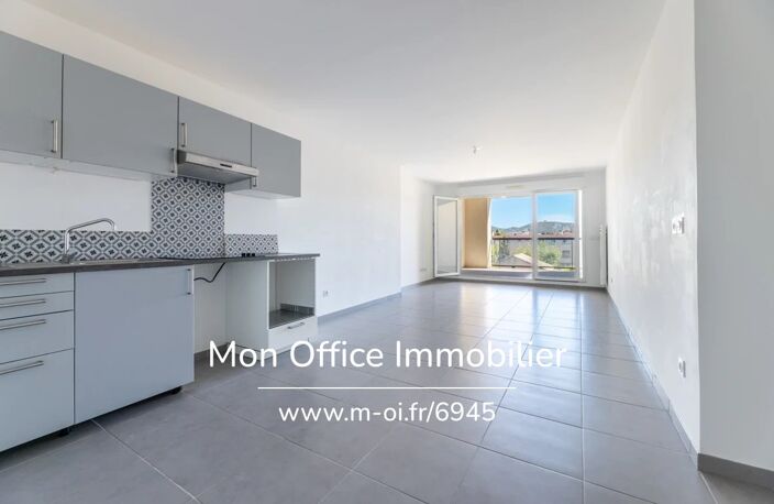 Référence : 6945-CLA - Appartement 3 pièces avec terrasses et parking dans le 8e arrondissement de Marseille — photo 3