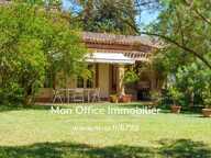 Référence : 6954-VCA. - Une villa de plain-pied style mas provençal de 172 m² sur une parc plat de 5 000 m² avec piscine — photo 2