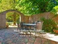 Référence : 6954-VCA. - Une villa de plain-pied style mas provençal de 172 m² sur une parc plat de 5 000 m² avec piscine — photo 3