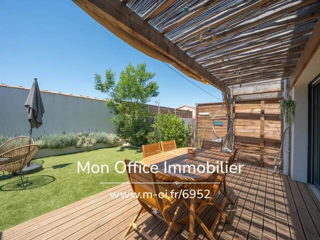 Référence : 7172-CDI. - Maison familiale récente de 2023 avec 4 chambres et jardin en résidence sécurisée — photo du bien