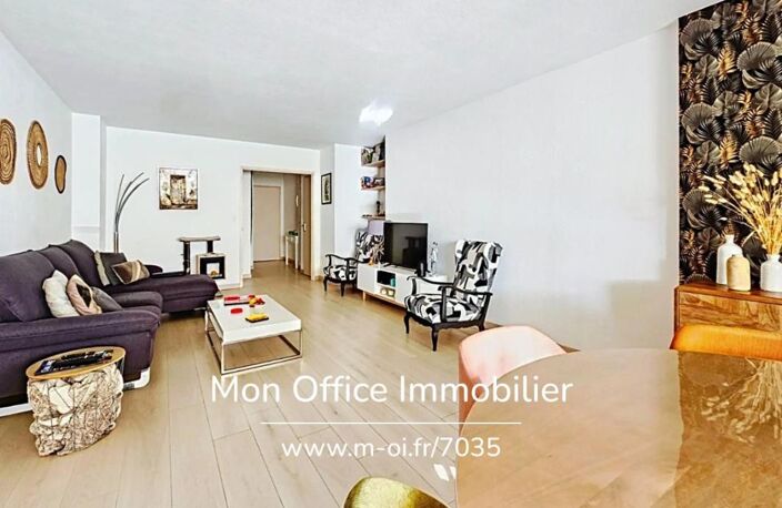 Référence : 7035-LES. - APPARTEMENT T4 RÉNOVÉ PROCHE CENTRE À CAVALAIRE SUR MER — photo 5