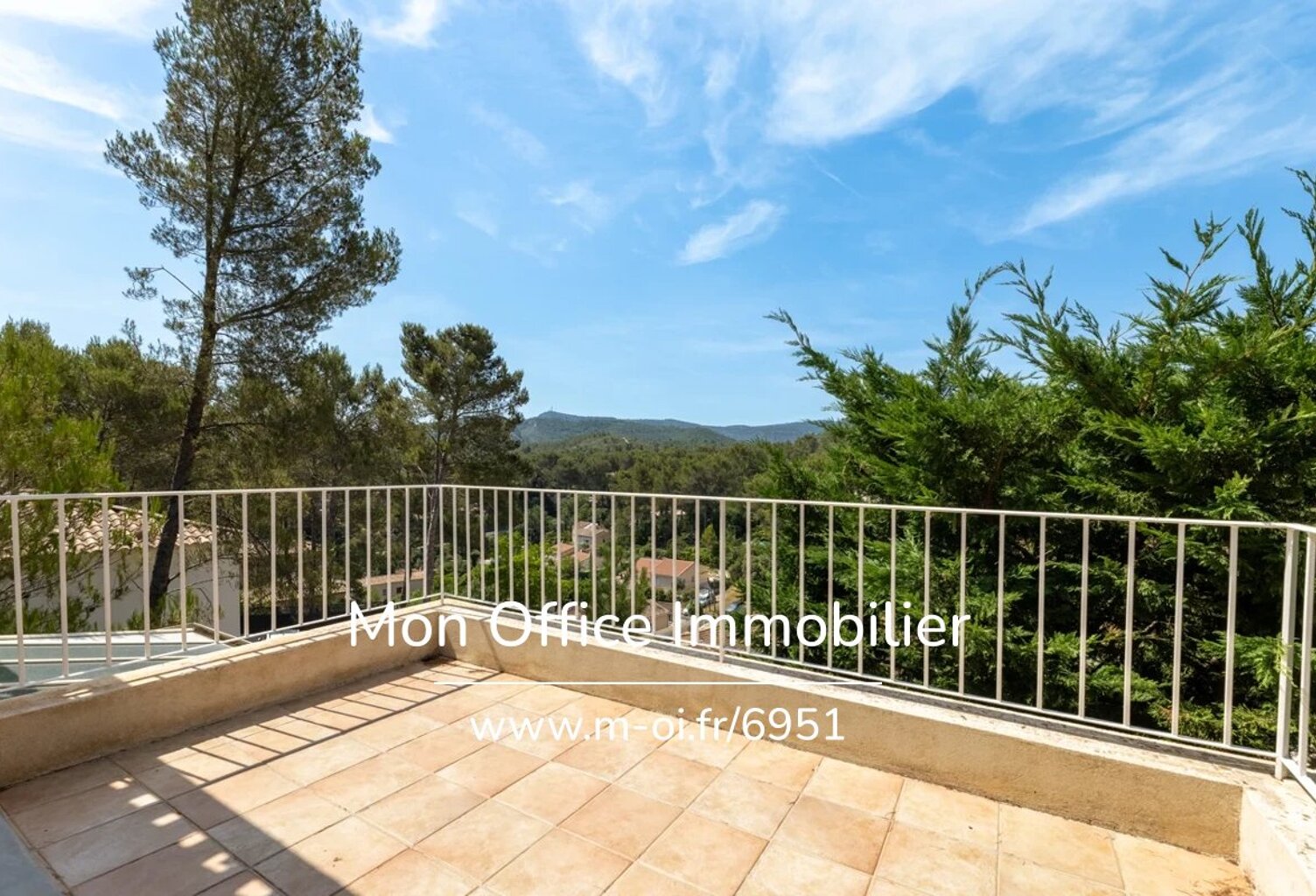 Référence : 6951-NGU - Maison 7 pièces - 210m2 - Piscine et vue dégagée sur les pins - Commerces à pied — photo 1
