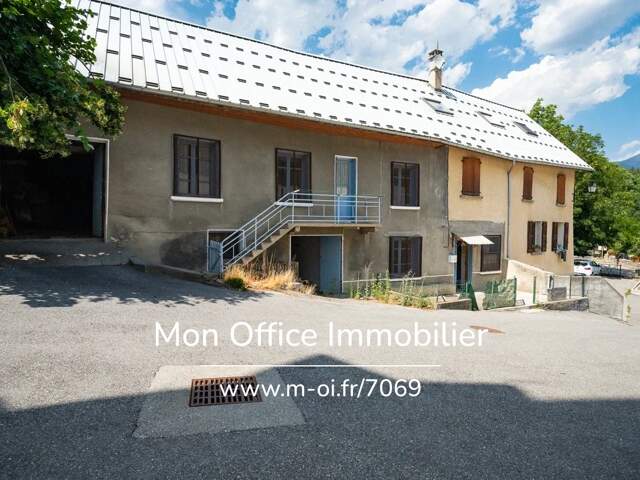 Référence : 7069-MTE - Maison 220 m² à rénover - centre village — photo du bien