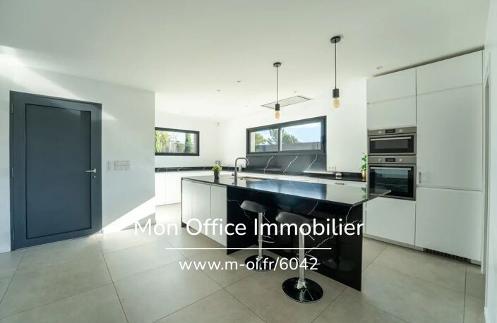 Référence : 6042-DVI - Villa contemporaine de plain-pied à Éguilles 6 pièces - piscine - pool house - garage — photo 3