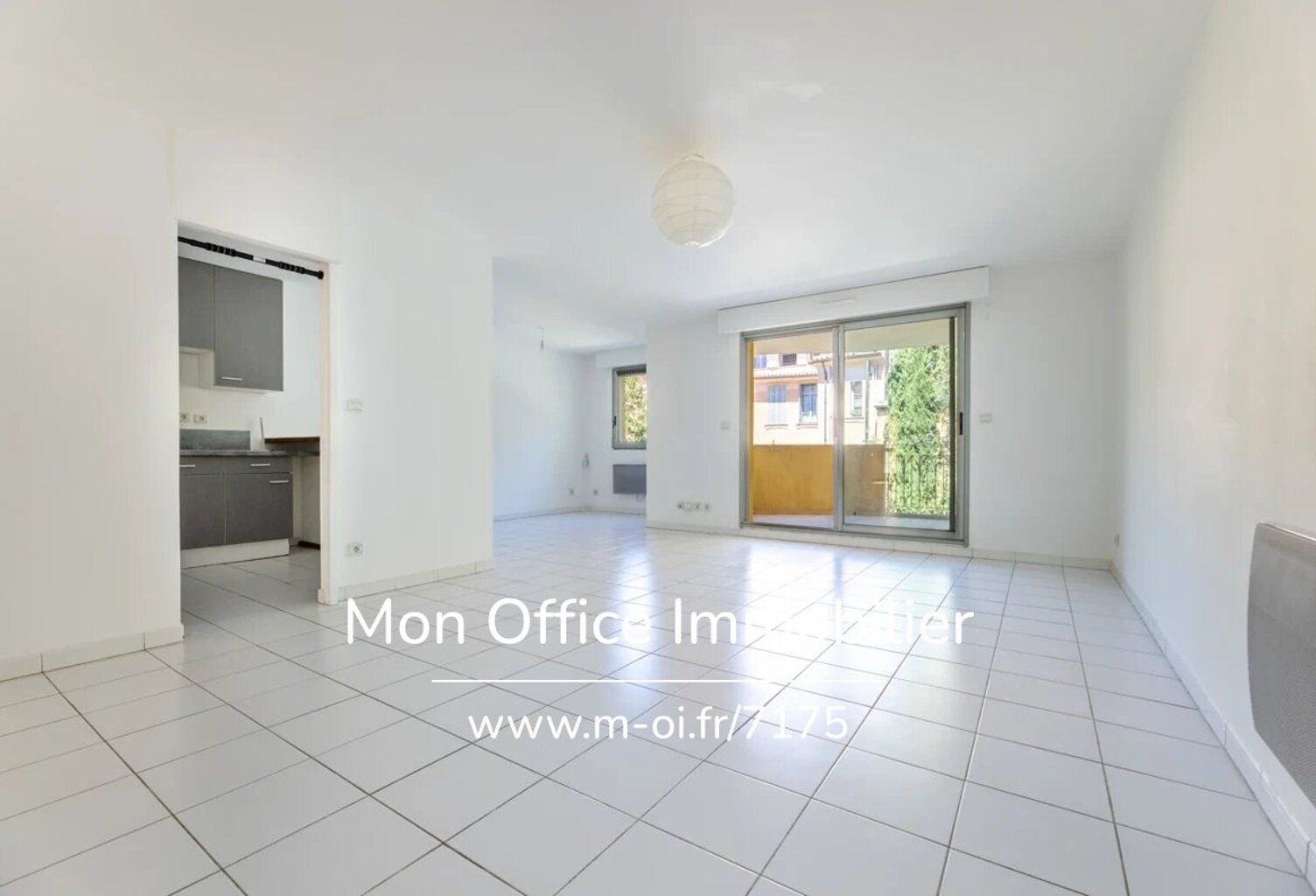 Référence : 7175-ETH - Appartement - T3 - Ascenseur - Terrasse - Garage - Centre ville historique — photo 1