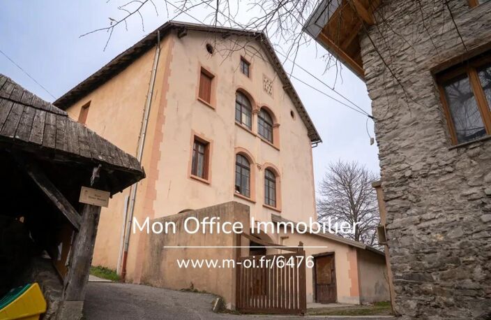 Référence : 6476-MTE. - Bâtisse à rénover - 600 m²- Terrain 3200 m² — photo 3
