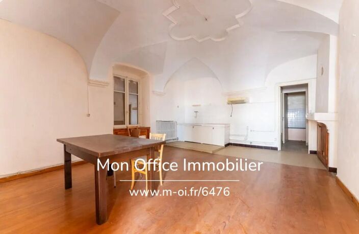 Référence : 6476-MTE. - Bâtisse à rénover - 600 m²- Terrain 3200 m² — photo 4