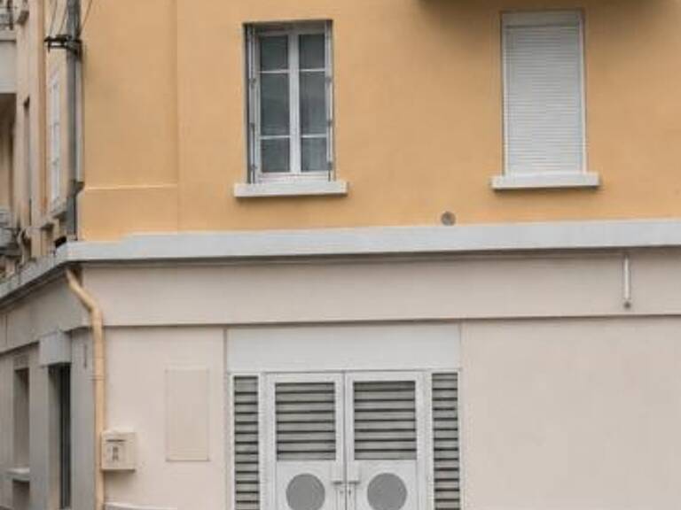 Référence : 6814-TLE. - A vendre - Local Commercial rénové - Les Sablettes - Libre d'activité — photo 1