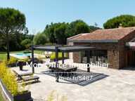 Référence : 6840-DVI -  Villa contemporain de plain-pied, piscine 5 x 12 m, studio indépendant, parc de 4 500 m² — photo 2