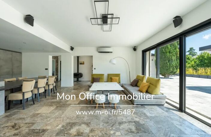 Référence : 6840-DVI -  Villa contemporain de plain-pied, piscine 5 x 12 m, studio indépendant, parc de 4 500 m² — photo 4