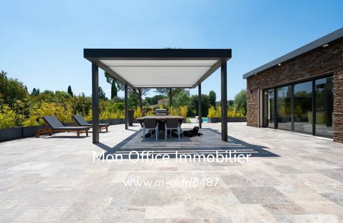 Référence : 6840-DVI -  Villa contemporain de plain-pied, piscine 5 x 12 m, studio indépendant, parc de 4 500 m² — photo 5