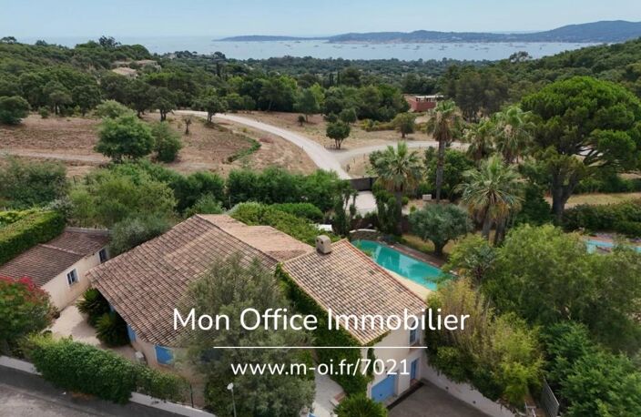 Référence : 7021-LES. - VILLA PROVENÇALE AVEC JARDIN ET GARAGES DANS LES HAUTEURS DE GRIMAUD — photo 2
