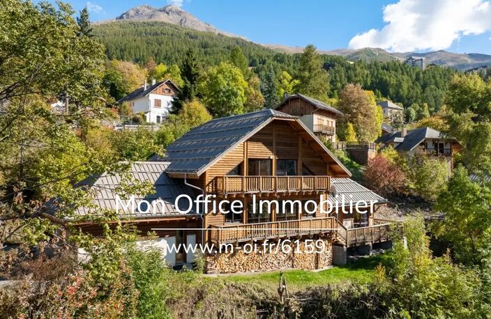 Référence : 7078-MBE. - Chalet 330m² - 7 chambres - Salle Cinéma et Danse — photo 4