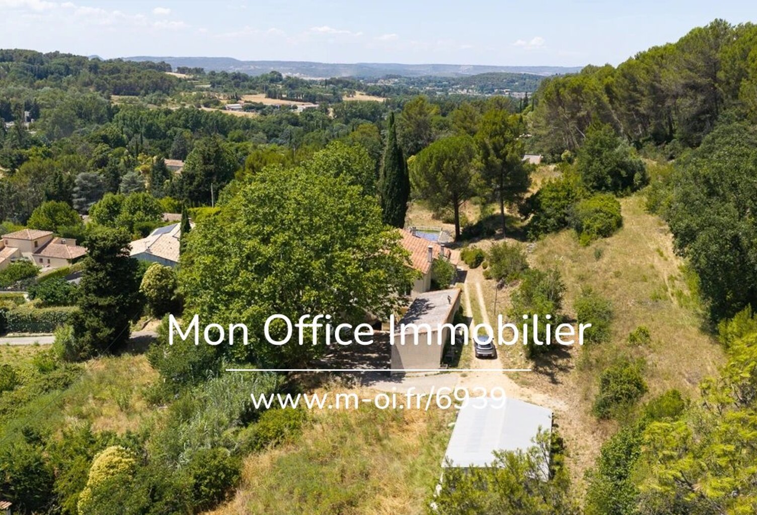 Référence : 6939-PAN - Maison 7 pièces de 231 m² sur un terrain de 10 500 m² avec piscine et dépendances — photo 1