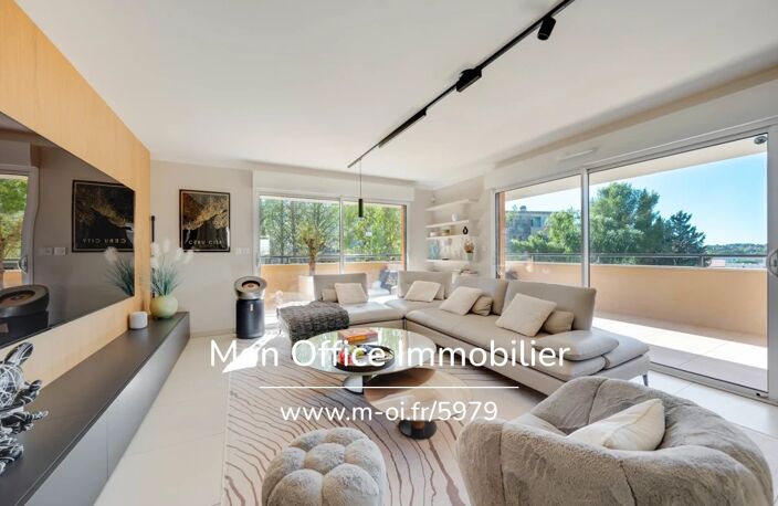 Référence : 5979-JHO. - Appartement 3 pièces de 115 m² avec terrasse de 60 m² à Aix-en-Provence — photo 2