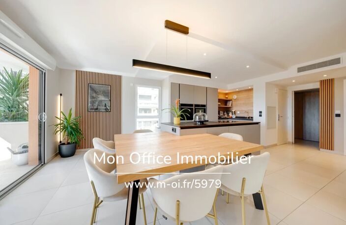 Référence : 5979-JHO. - Appartement 3 pièces de 115 m² avec terrasse de 60 m² à Aix-en-Provence — photo 4