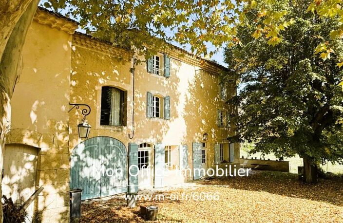 Référence : 6066-ANC - Bastide familiale avec dépendances et grand terrain à pied de La Tour d'Aigues — photo 2