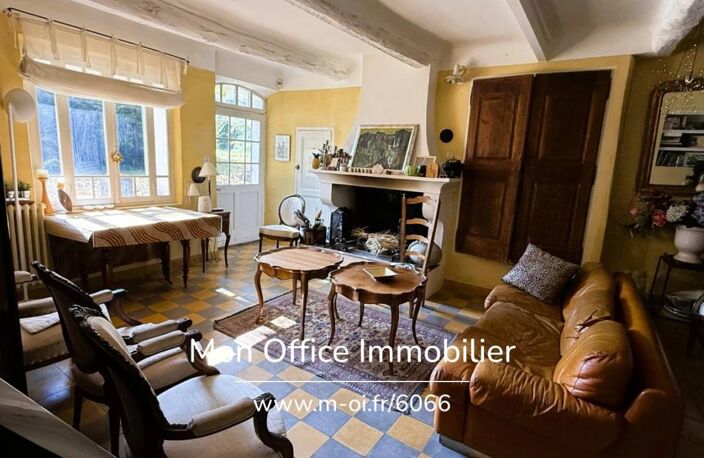 Référence : 6066-ANC - Bastide familiale avec dépendances et grand terrain à pied de La Tour d'Aigues — photo 3
