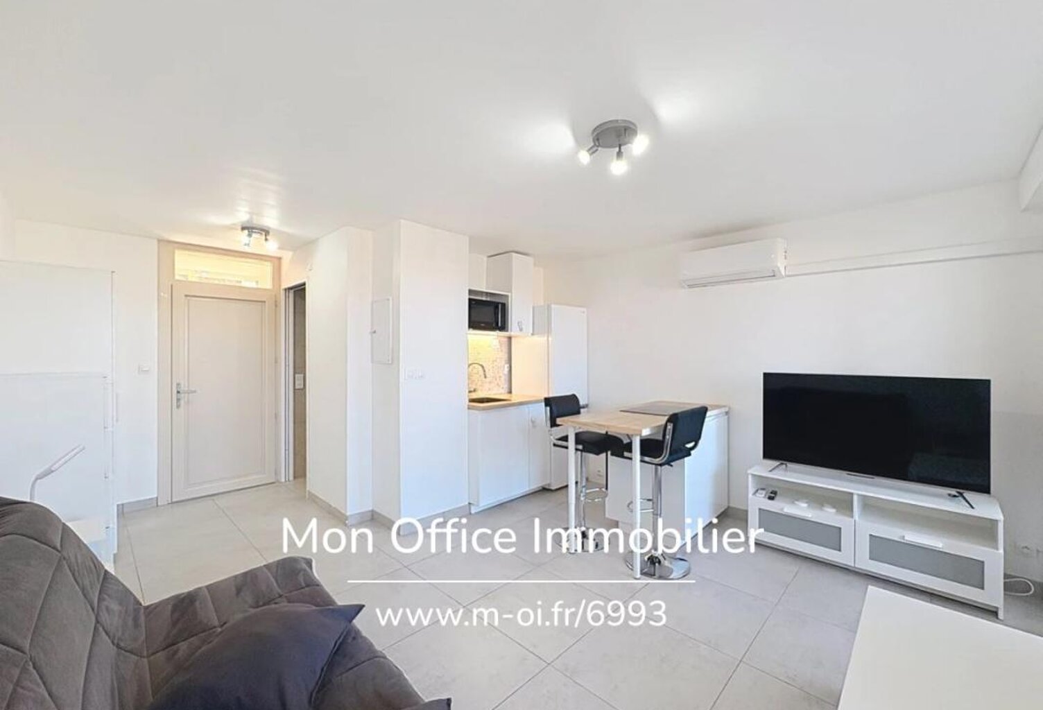 Référence : 6993-LES. - STUDIO RÉNOVÉ PROCHE PLAGE ET CENTRE À VENDRE À CAVALAIRE SUR MER — photo 1