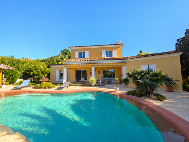 Dans un quartier prisé au sud de VENCE, très jolie villa de — photo du bien