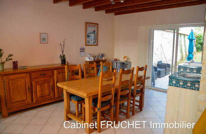 CHANTONNAY - Agréable Maison de ville avec jardin — photo 2