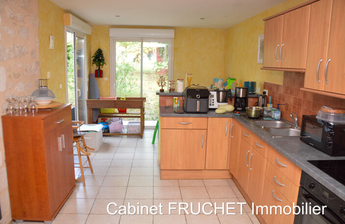 CHANTONNAY - Agréable Maison de ville avec jardin — photo 3
