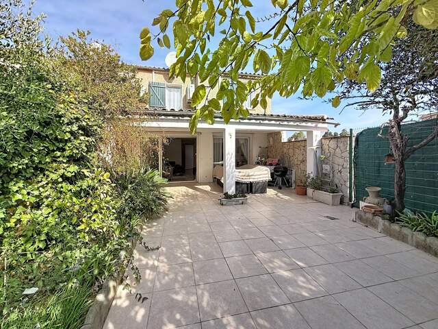 VILLA JUMELEE 4P - 2 PARKINGS  - 1 GARAGE — photo du bien