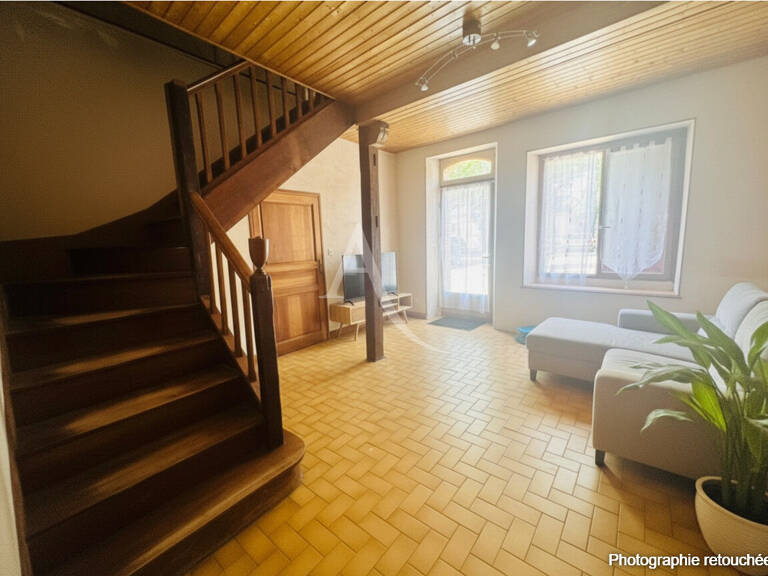 5 minutes GEMIL CHARME, LUMINOSITÉ ET SUPERBE POTENTIEL AU COEUR DU VILLAGE ! — photo 1