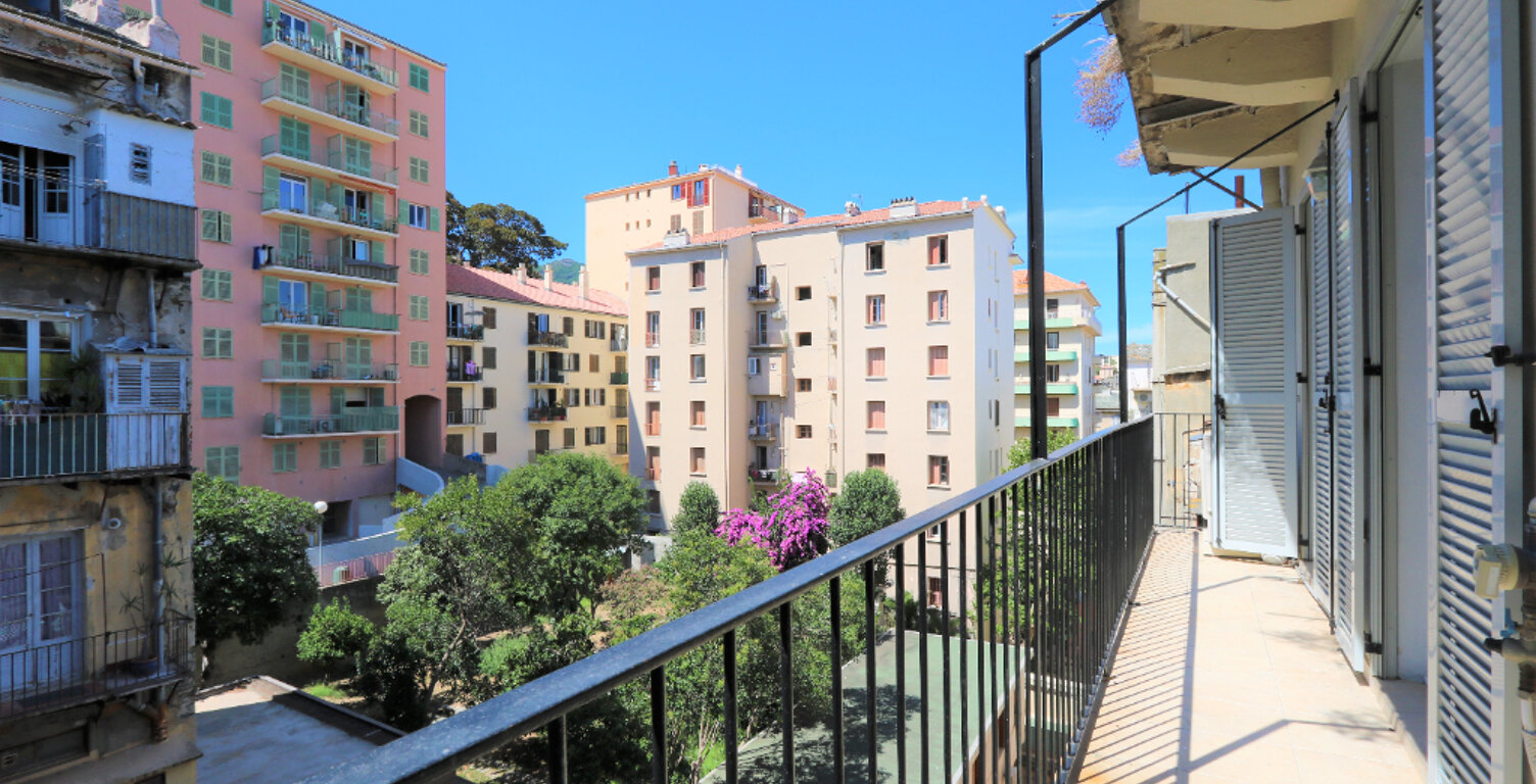 BASTIA HYPERCENTRE - Appt T4  - 84 m² — photo 1
