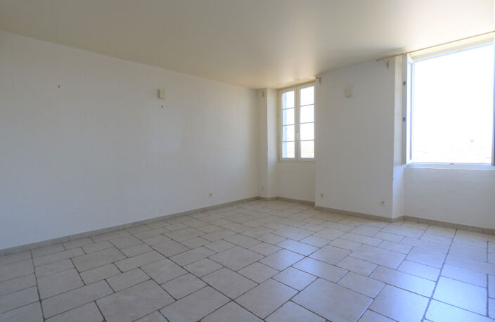 BASTIA HYPERCENTRE - Appt T4  - 84 m² — photo 2