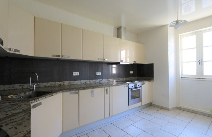 BASTIA HYPERCENTRE - Appt T4  - 84 m² — photo 4