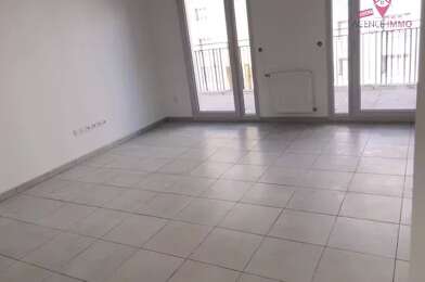 Appartement 3 pièces 909 €