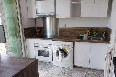 Appartement 3 pièces 910 €