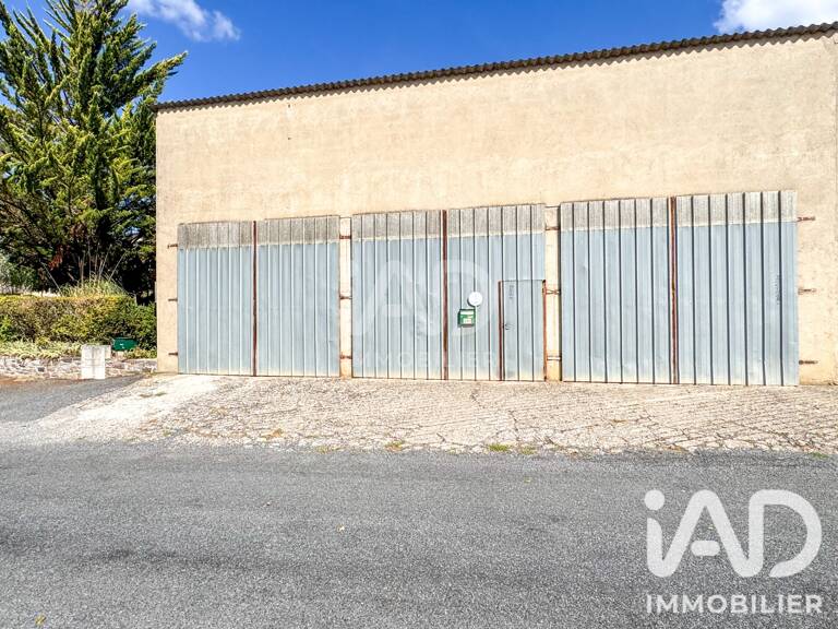 Vente Garage 120 m&sup2; — photo 1