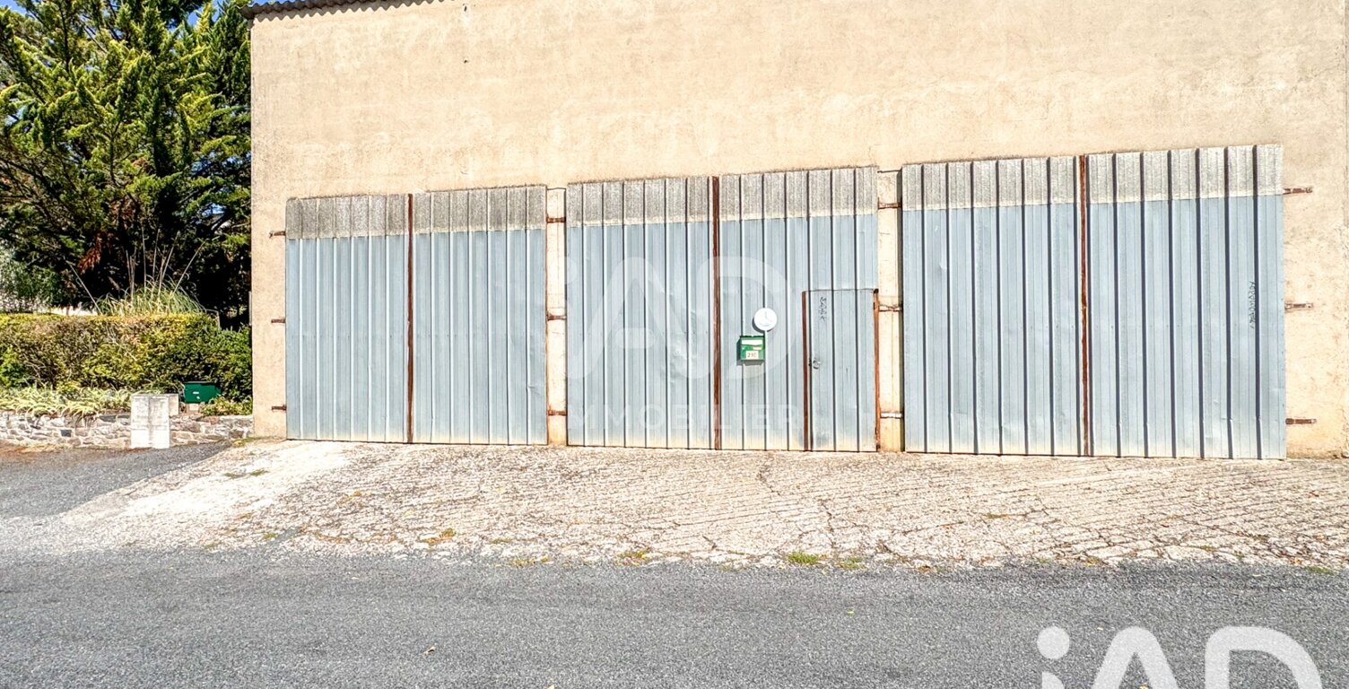 Vente Garage 120 m&sup2; — photo 1