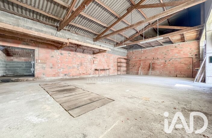 Vente Garage 120 m&sup2; — photo 2