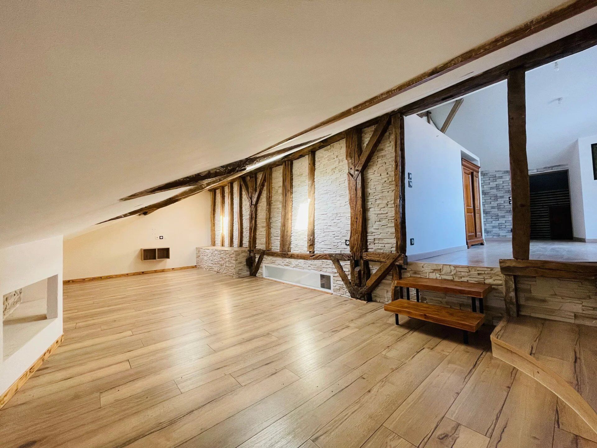 Maison 9 pièces 261 m² · à Sauveterre-de-Béarn · 261 m² · 165 000 €