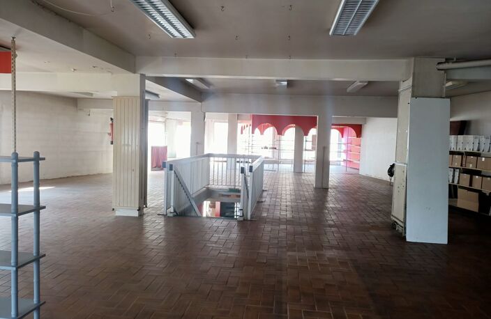 Local commercial — photo 4
