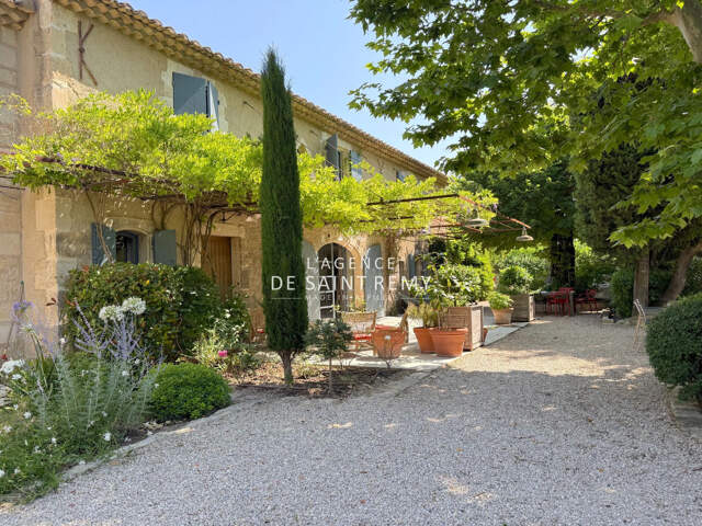 Saint-Rémy-de-Provence - Coup de coeur à la campagne, à seuleme — photo du bien
