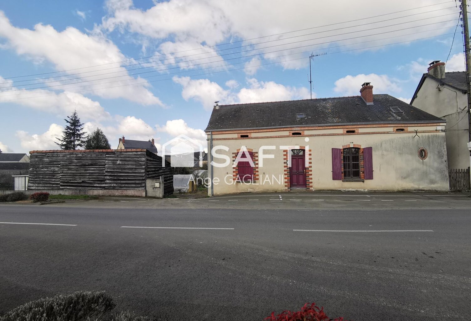 Maison 4 chambres à fort potentiel sur grand terrain à l'entrée de Cossé-Le-Viivien — photo 1