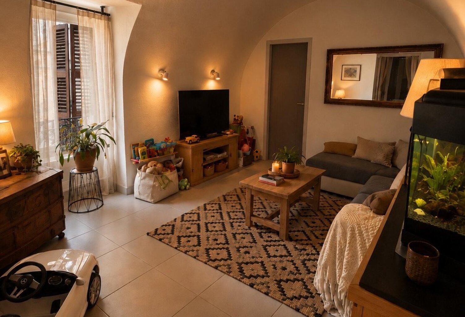 Immeuble locatif situé au centre de Néoules — photo 1