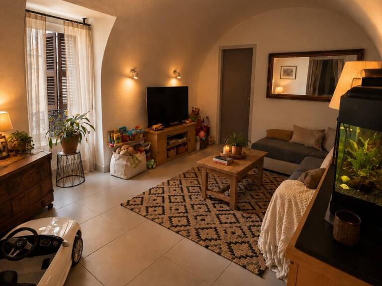 Immeuble locatif situé au centre de Néoules — photo 1