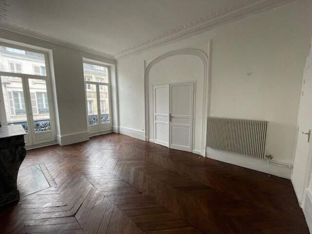 APPARTEMENT DE CARACTÈRE 8 PIECES À AMÉNAGER 129 m2 — photo du bien