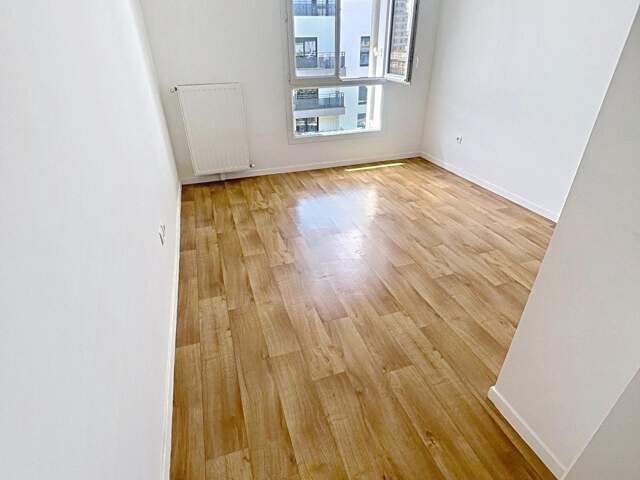 2P 2014 Dernier étage, faibles charges , Ideal Investisseur ou 1er Achat — photo du bien